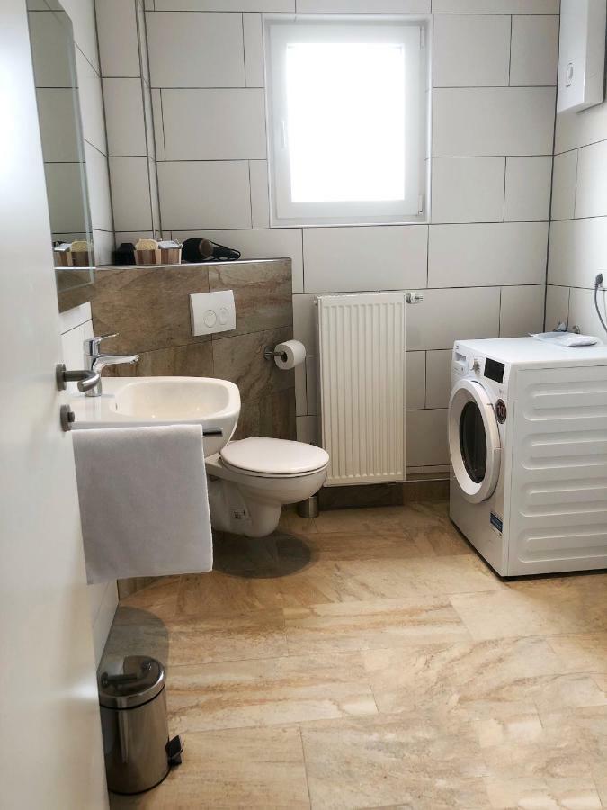 Hugo18 Boardinghouse Apartment Kandel Luaran gambar